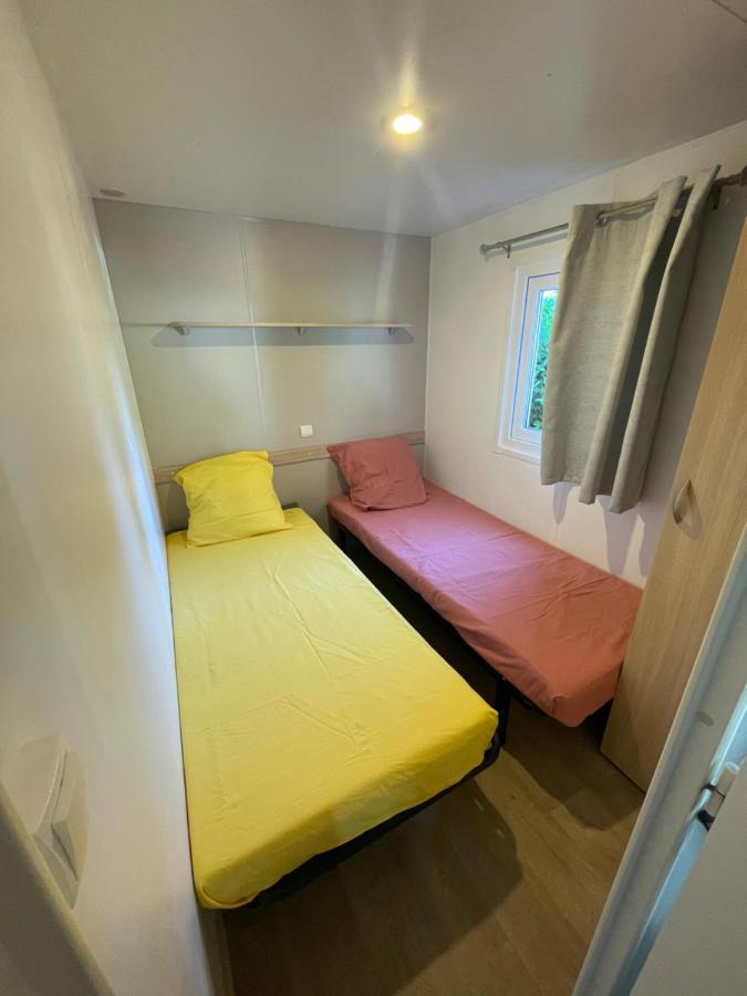 Mobil-Home Au Pied Du Luberon La Roque-d'Antheron Esterno foto